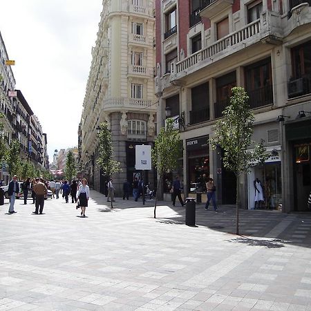 Los Amigos Vip Rooms Madrid Exteriör bild