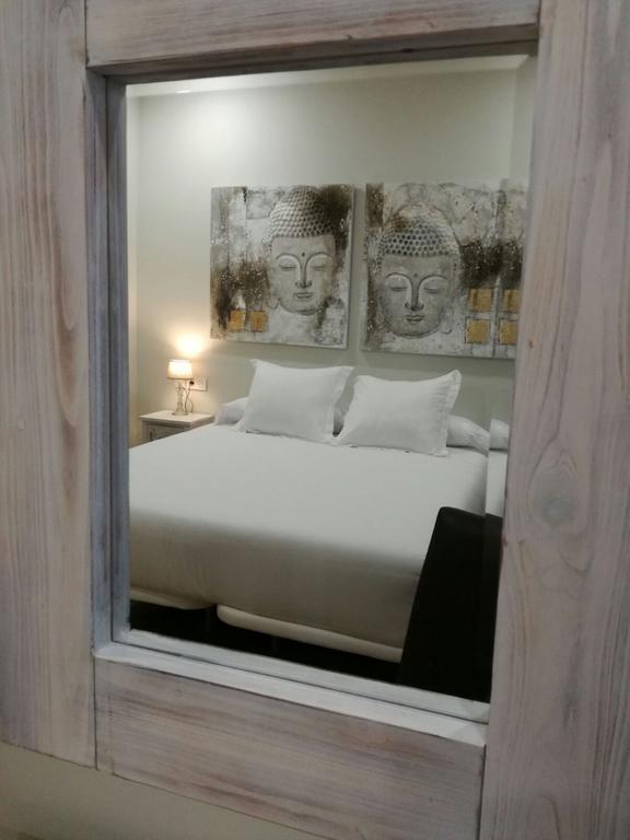Los Amigos Vip Rooms Madrid Exteriör bild