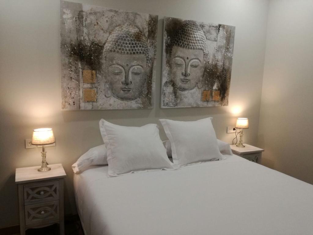 Los Amigos Vip Rooms Madrid Exteriör bild