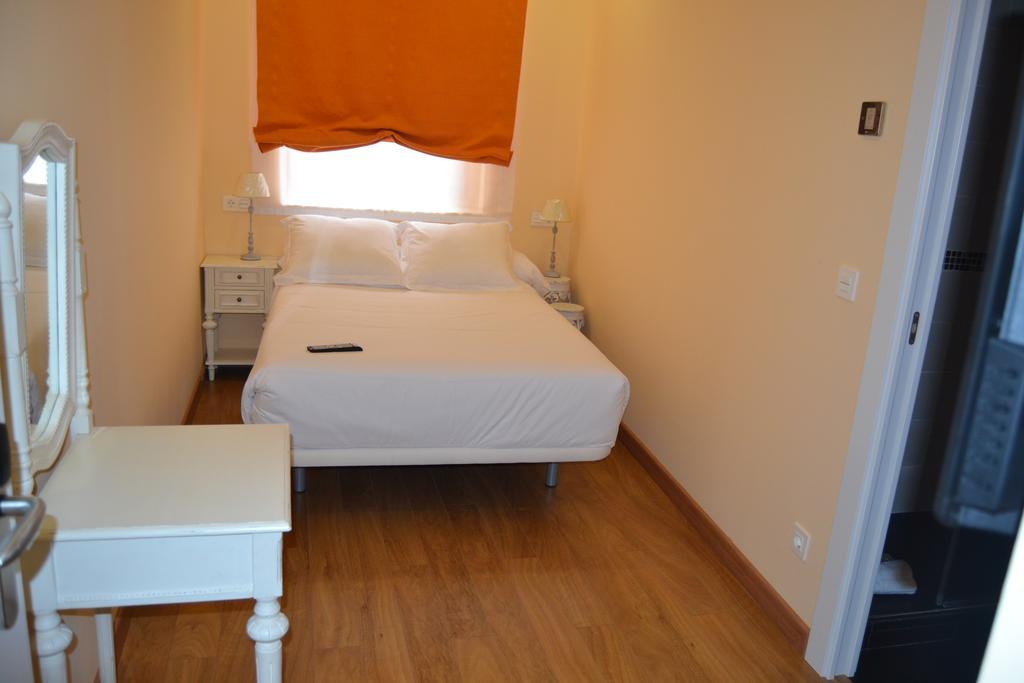 Los Amigos Vip Rooms Madrid Exteriör bild