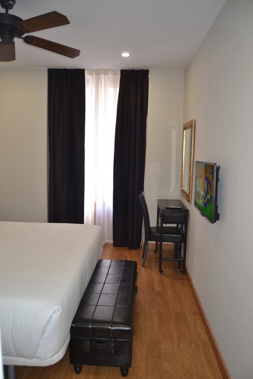 Los Amigos Vip Rooms Madrid Exteriör bild