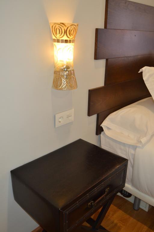 Los Amigos Vip Rooms Madrid Exteriör bild