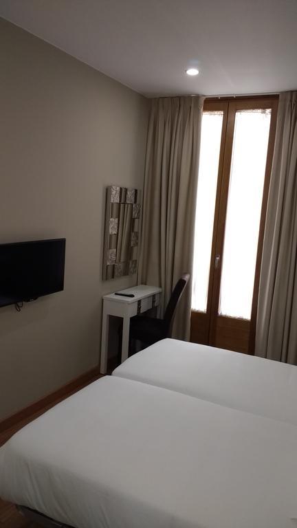 Los Amigos Vip Rooms Madrid Exteriör bild