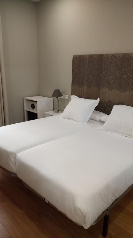 Los Amigos Vip Rooms Madrid Exteriör bild